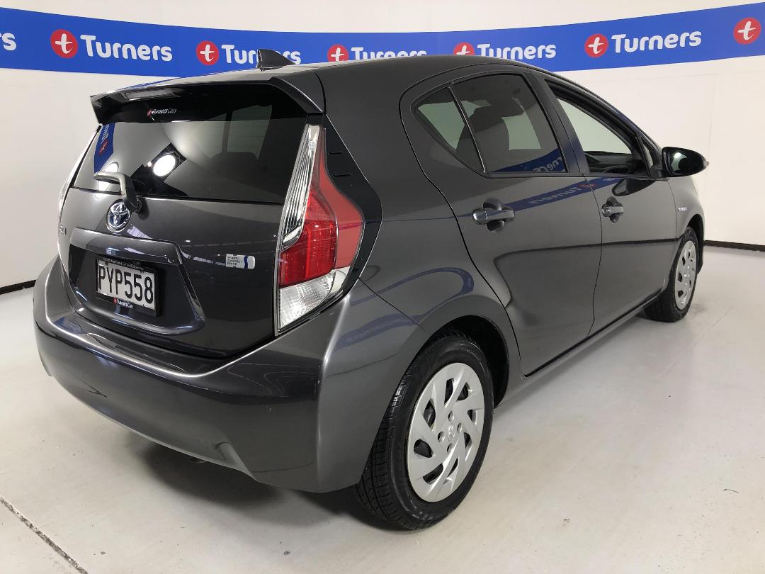 Photo '7' of Toyota Aqua