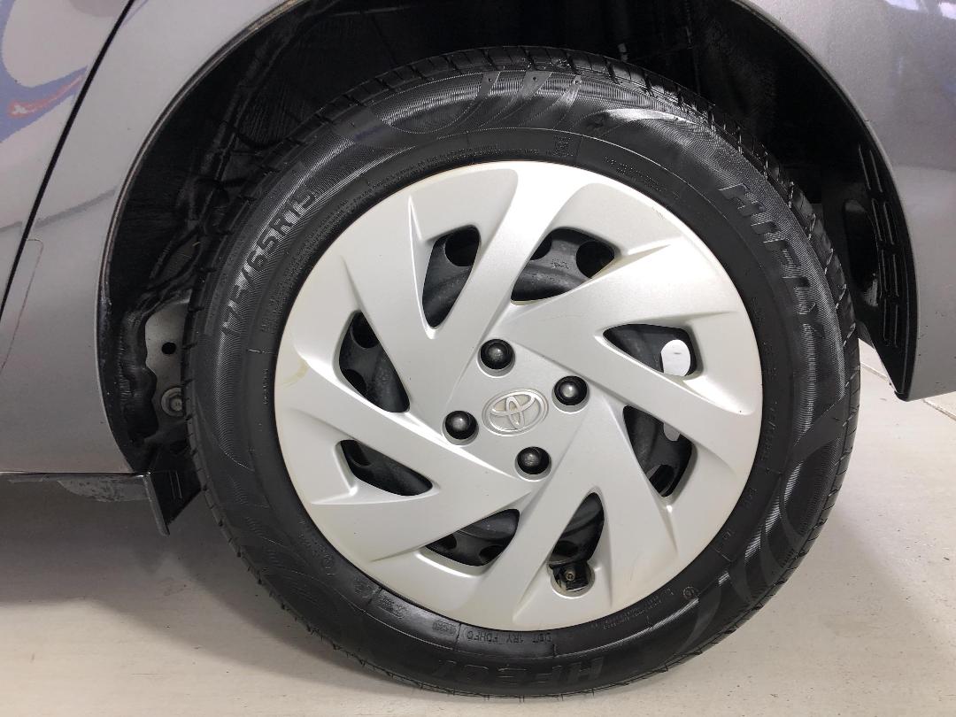 Photo '11' of Toyota Aqua