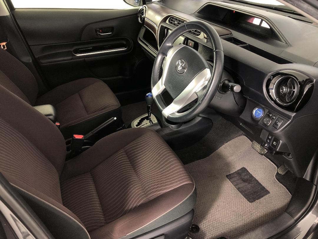 Photo '16' of Toyota Aqua