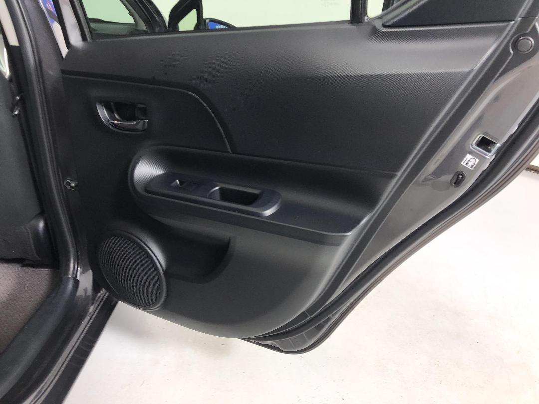 Photo '19' of Toyota Aqua