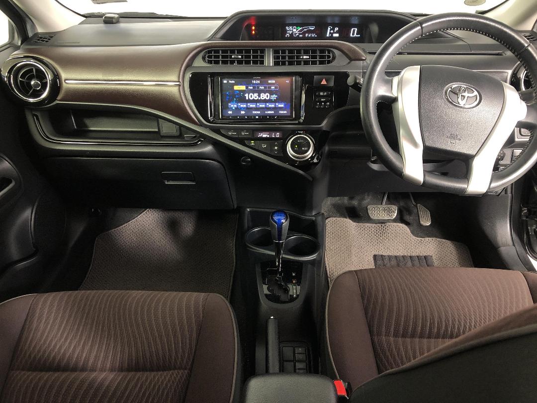 Photo '17' of Toyota Aqua