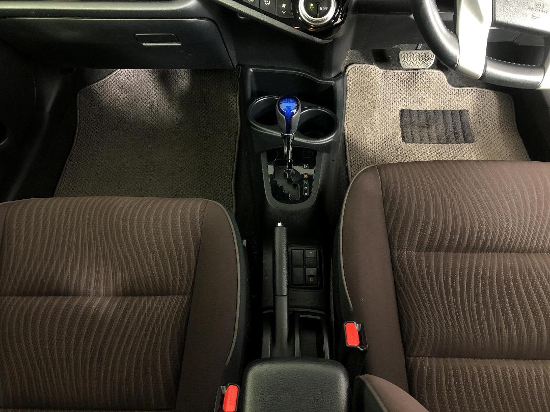 Photo '18' of Toyota Aqua