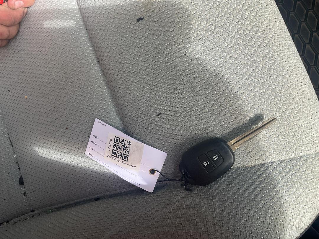 Photo '17' of Toyota Aqua