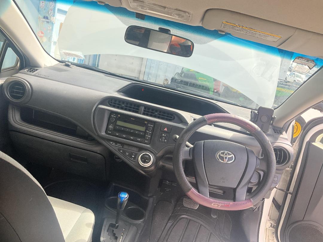 Photo '20' of Toyota Aqua