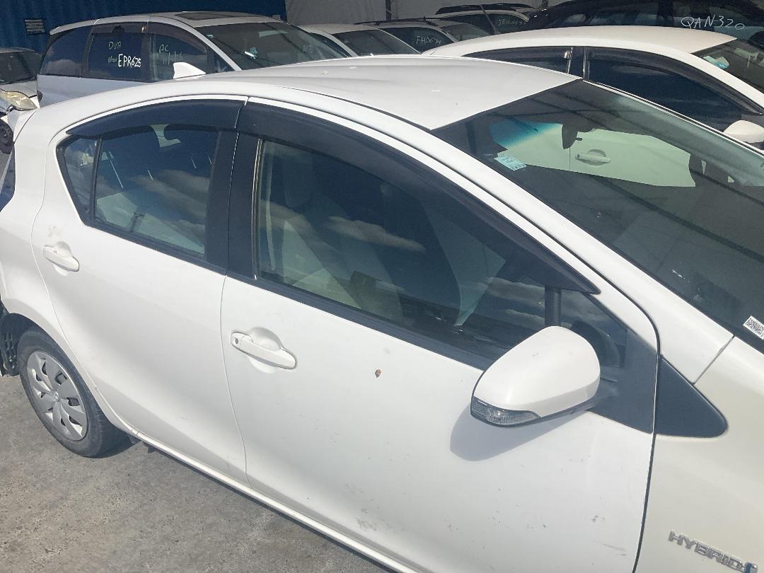 Photo '23' of Toyota Aqua