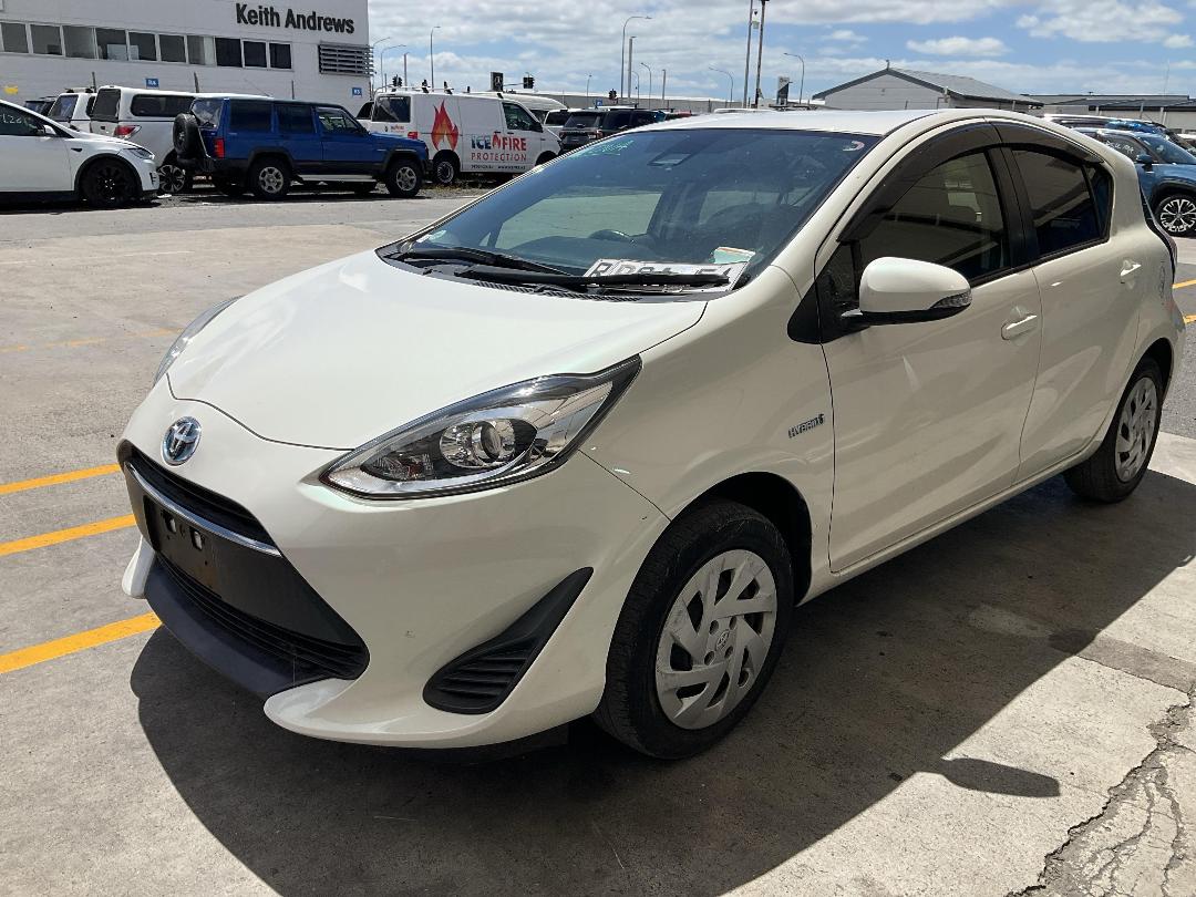 Photo '4' of Toyota Aqua