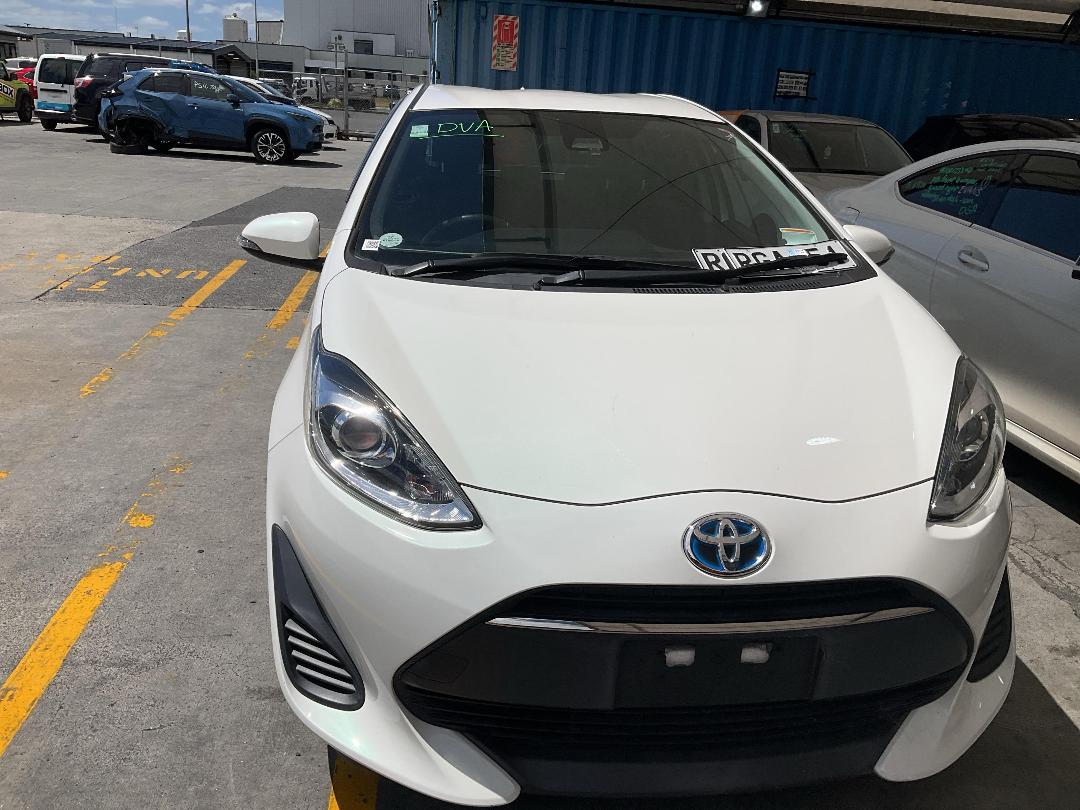 Photo '3' of Toyota Aqua