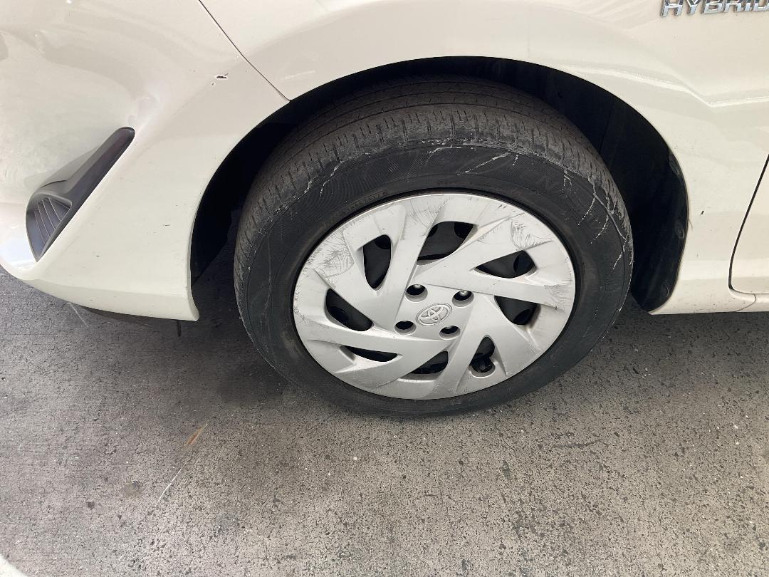 Photo '6' of Toyota Aqua