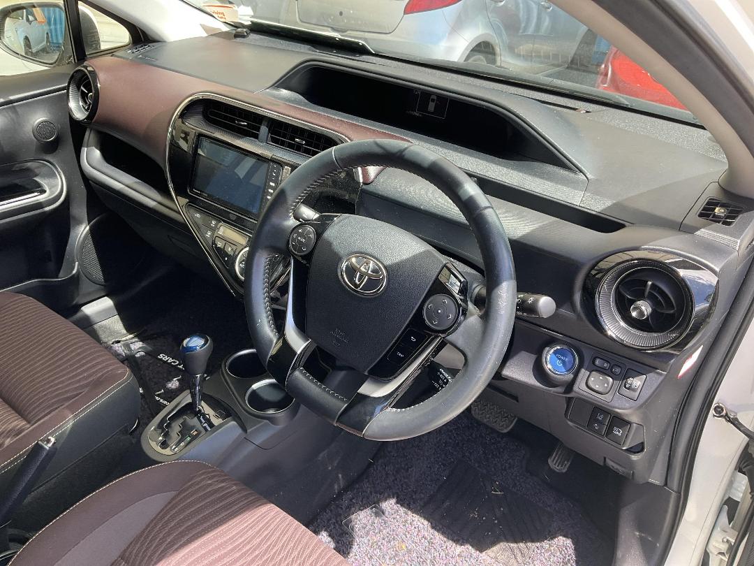 Photo '16' of Toyota Aqua