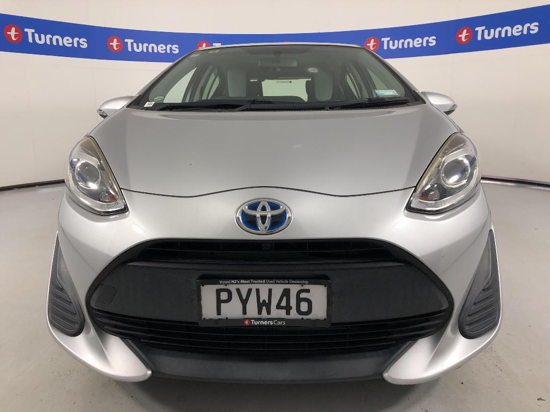 Photo '2' of Toyota Aqua Photo '2' of Toyota Aqua