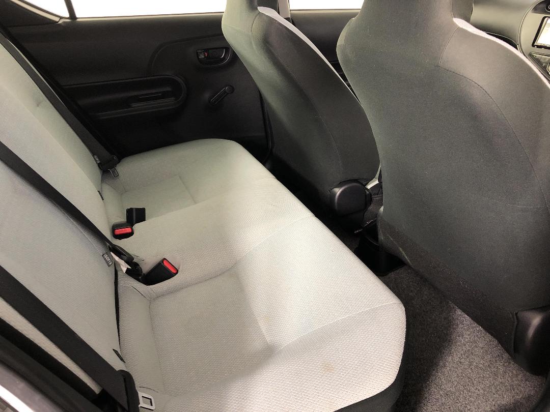 Photo '20' of Toyota Aqua Photo '20' of Toyota Aqua