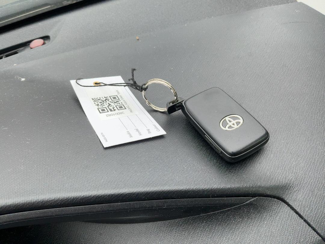 Photo '14' of Toyota Aqua