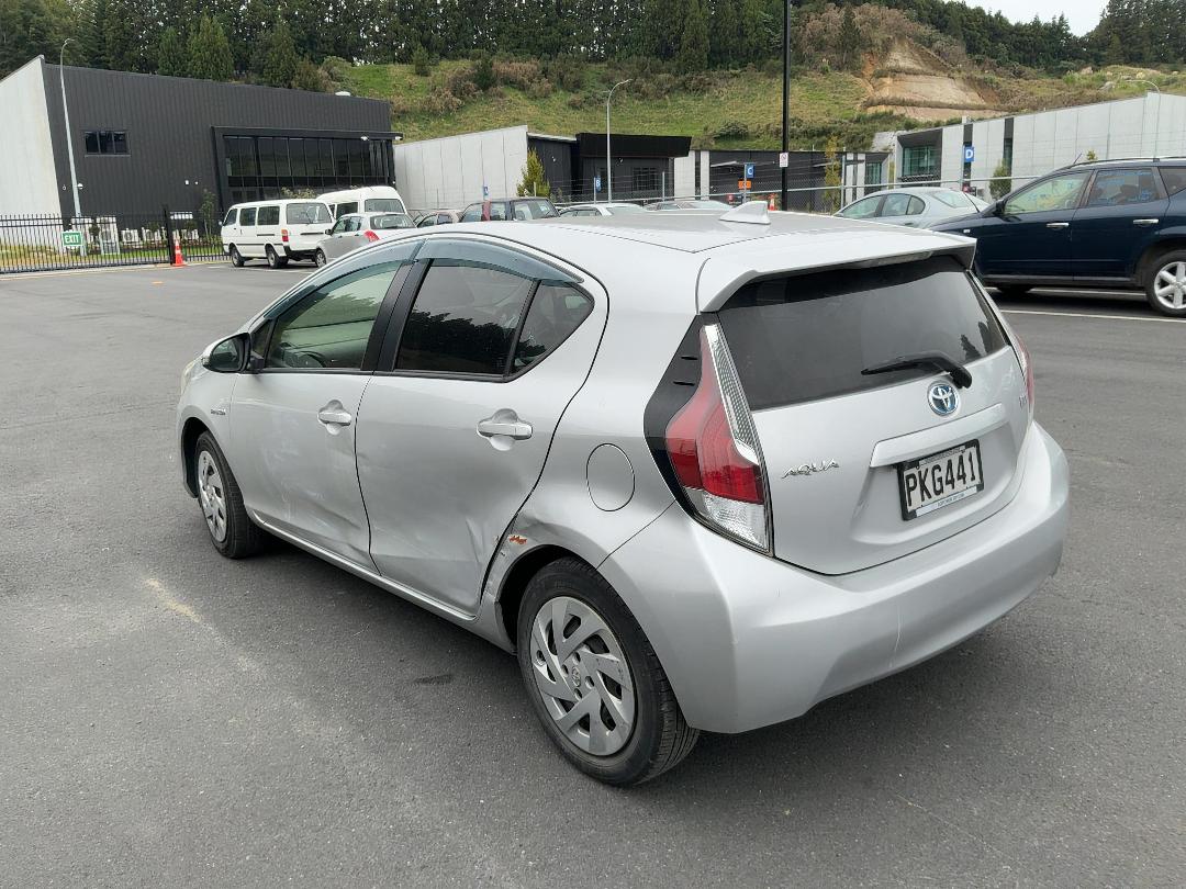 Photo '7' of Toyota Aqua