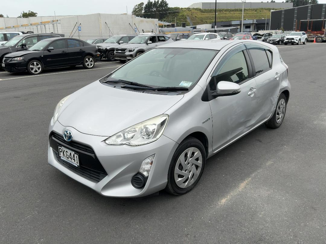 Photo '2' of Toyota Aqua