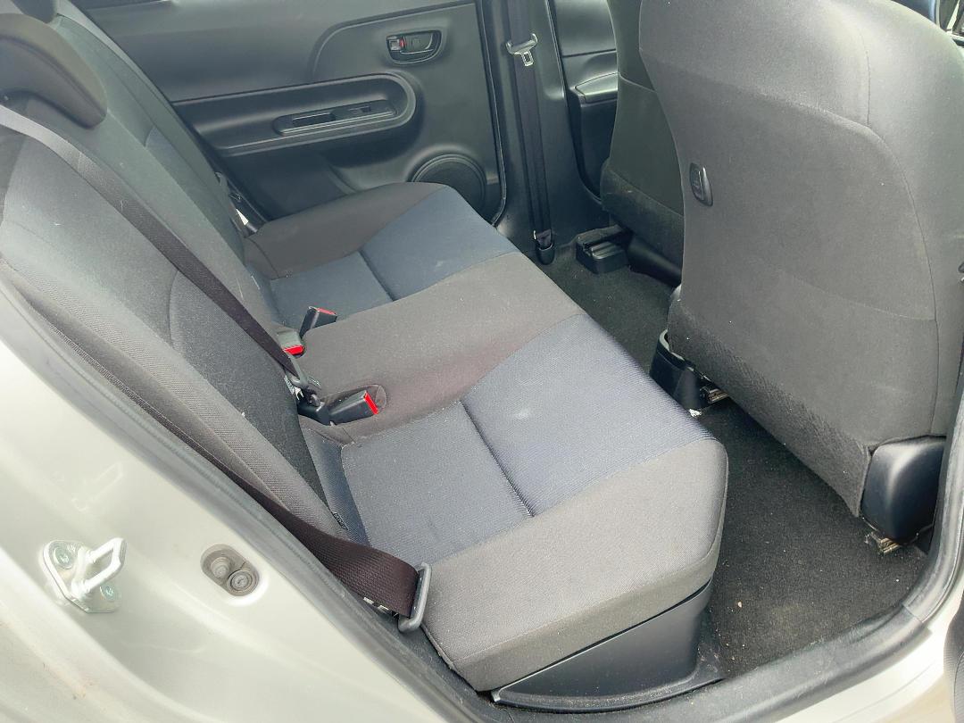 Photo '15' of Toyota Aqua