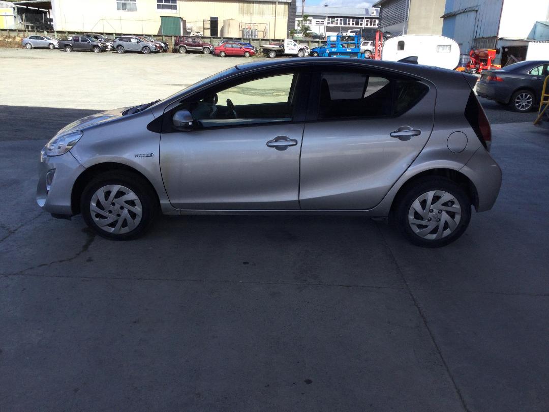 Photo '2' of Toyota Aqua Hybrid