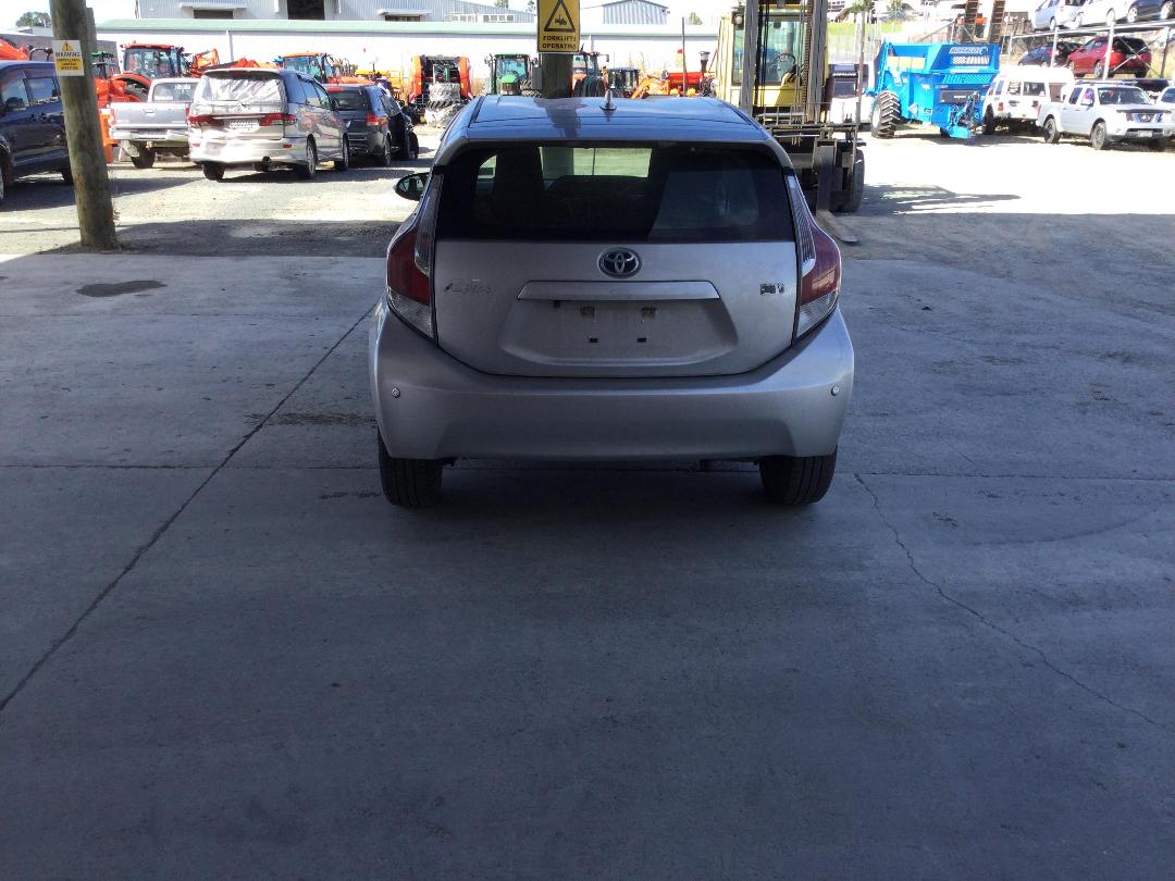 Photo '3' of Toyota Aqua Hybrid