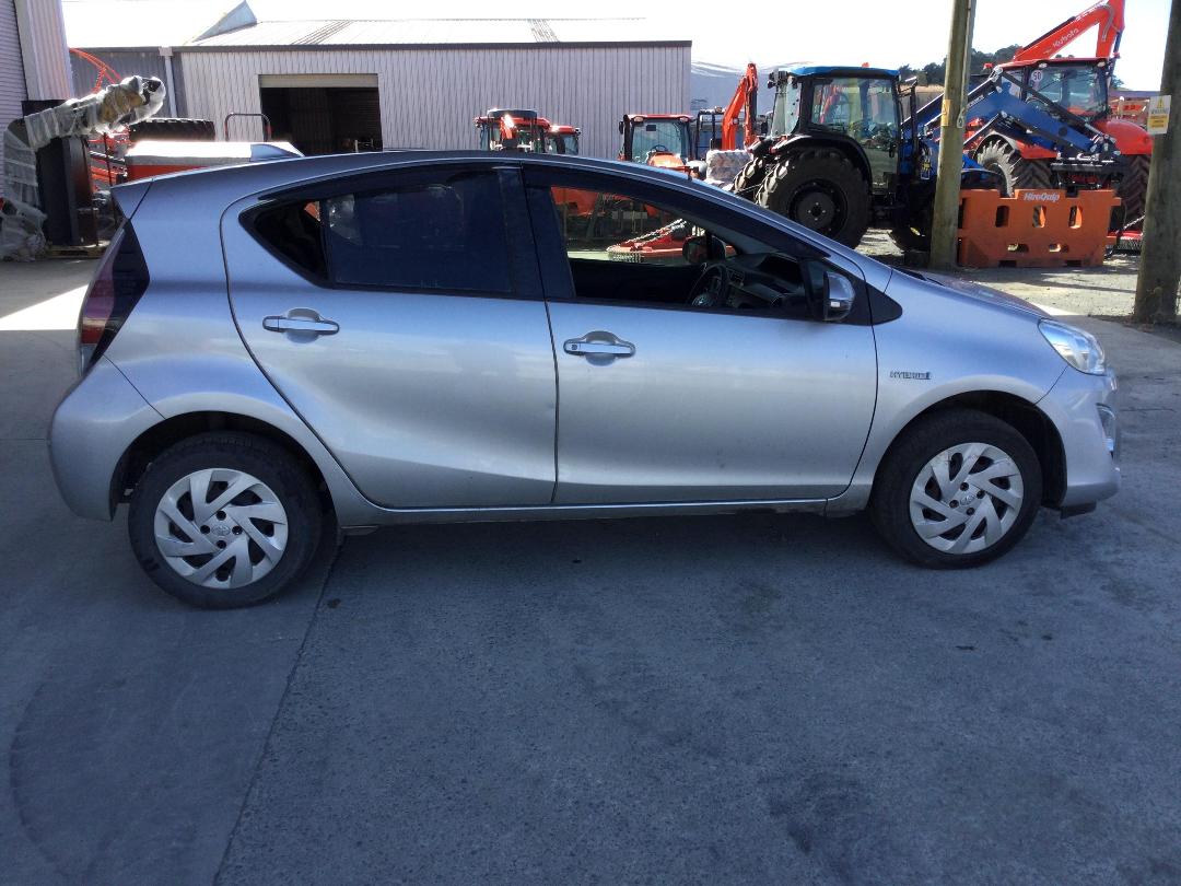 Photo '4' of Toyota Aqua Hybrid