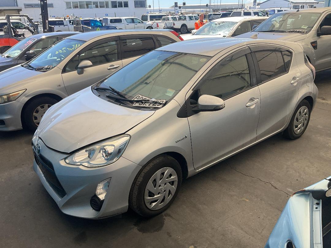 Photo '5' of Toyota Aqua Photo '5' of Toyota Aqua