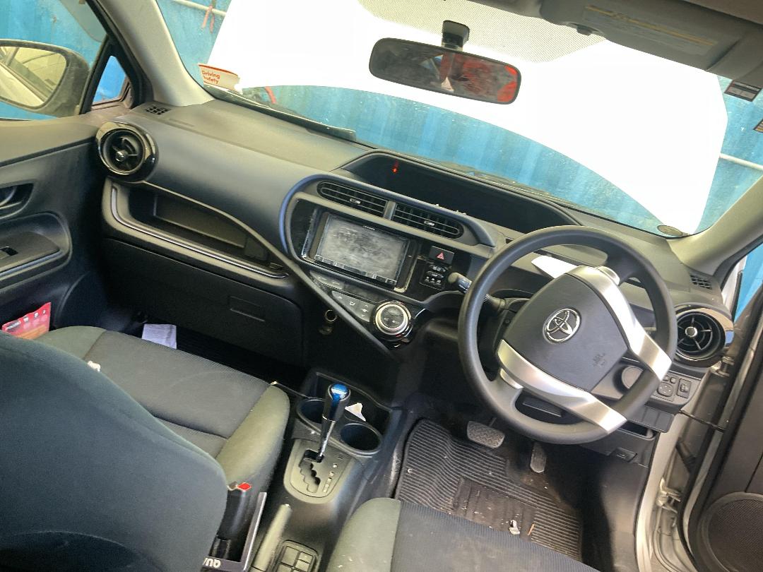 Photo '20' of Toyota Aqua Photo '20' of Toyota Aqua