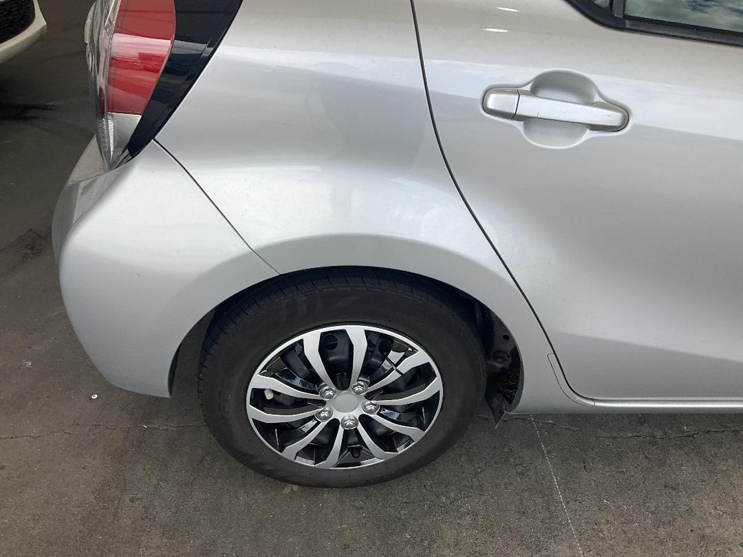 Photo '16' of Toyota Aqua Hybrid