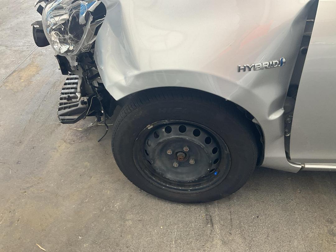 Photo '18' of Toyota Aqua Hybrid