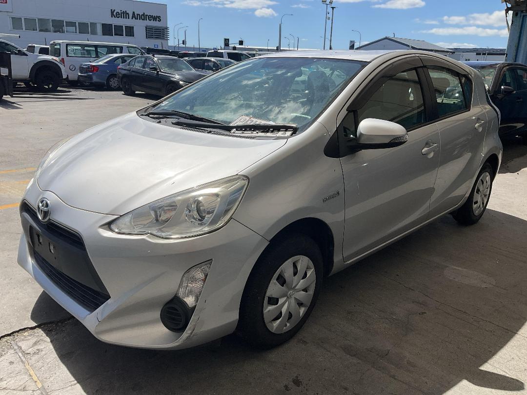 Photo '7' of Toyota Aqua Hybrid