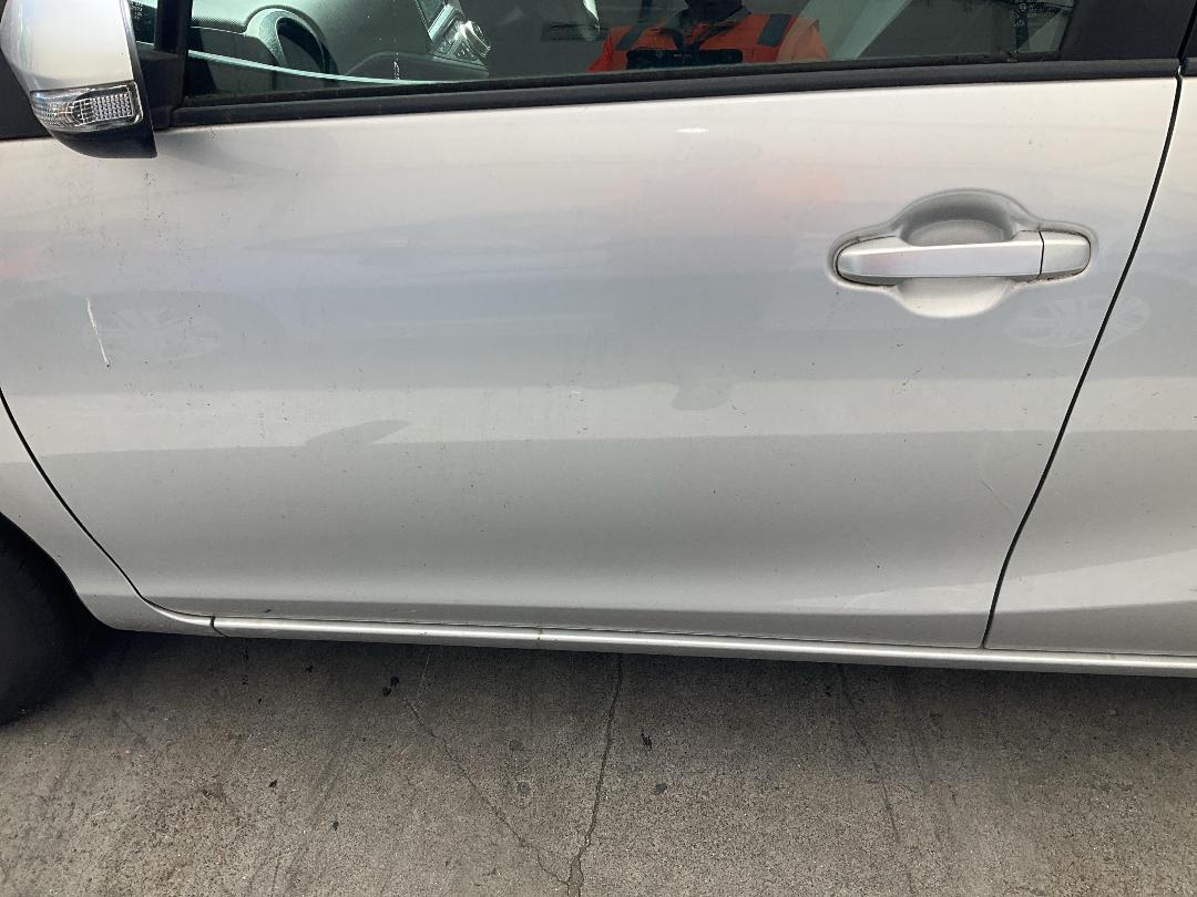 Photo '10' of Toyota Aqua Hybrid