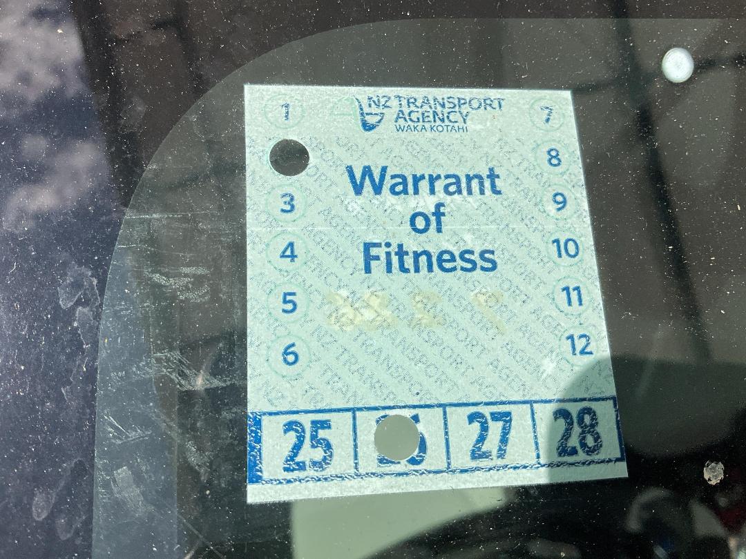 Photo '23' of Toyota Aqua Hybrid