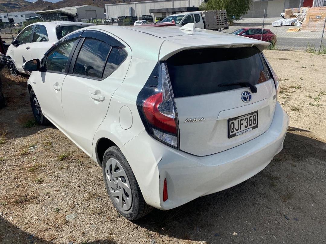 Photo '4' of Toyota Aqua