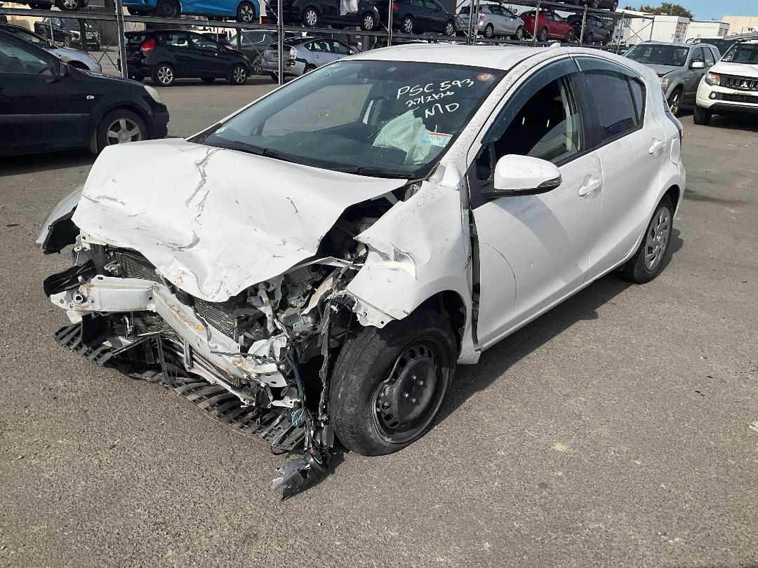 Photo '3' of Toyota Aqua Hybrid