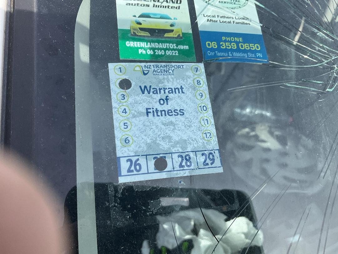 Photo '16' of Toyota Aqua Hybrid