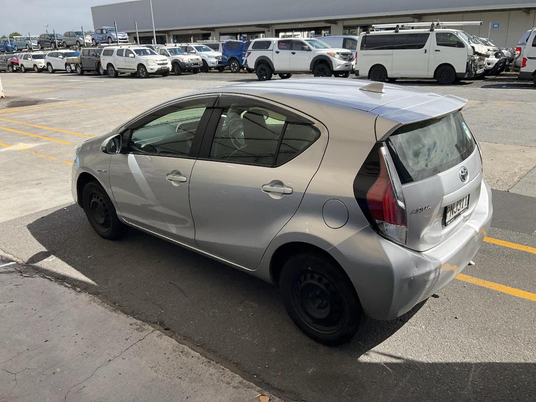 Photo '7' of Toyota Aqua Hybrid