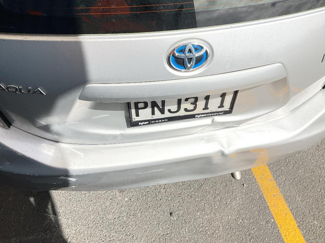 Photo '10' of Toyota Aqua Hybrid