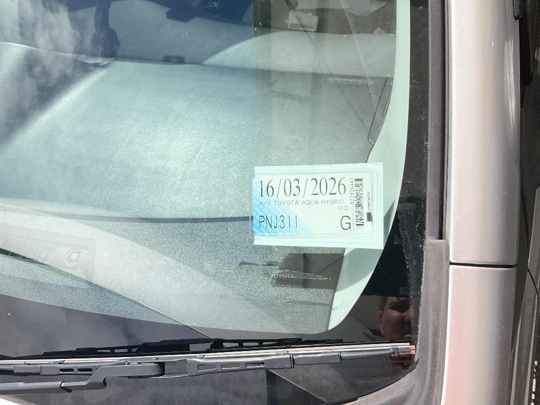 Photo '23' of Toyota Aqua Hybrid