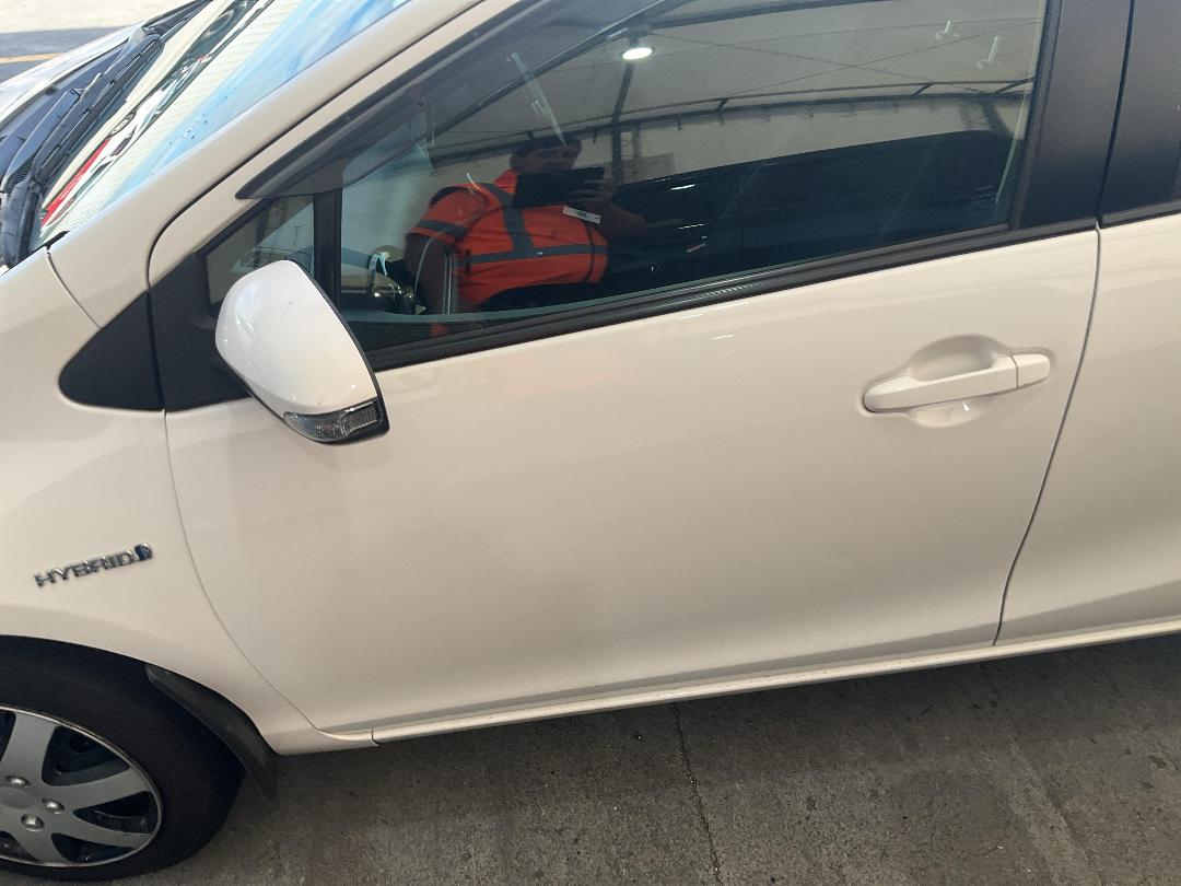 Photo '8' of Toyota Aqua Photo '8' of Toyota Aqua