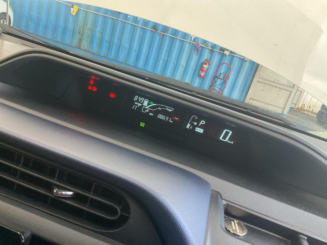 Photo '18' of Toyota Aqua Photo '18' of Toyota Aqua