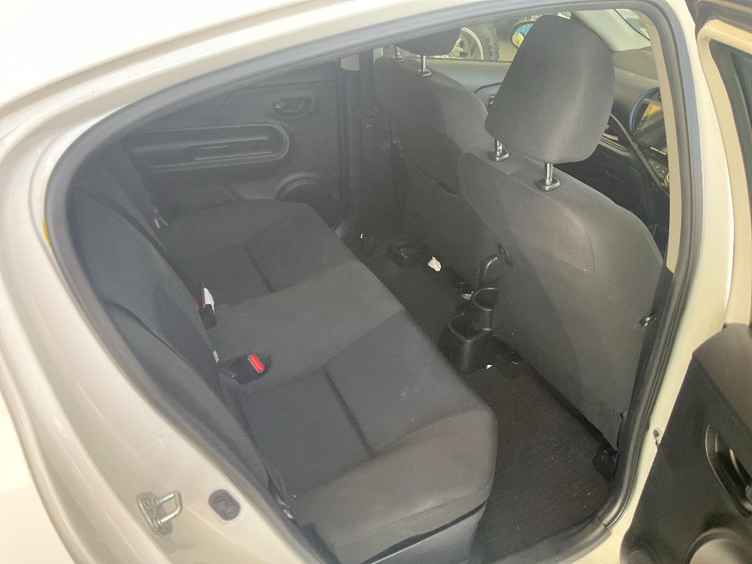 Photo '21' of Toyota Aqua Photo '21' of Toyota Aqua