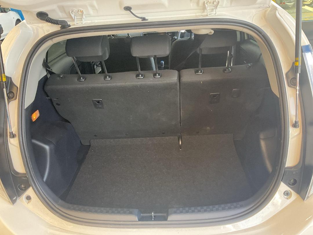 Photo '23' of Toyota Aqua Photo '23' of Toyota Aqua