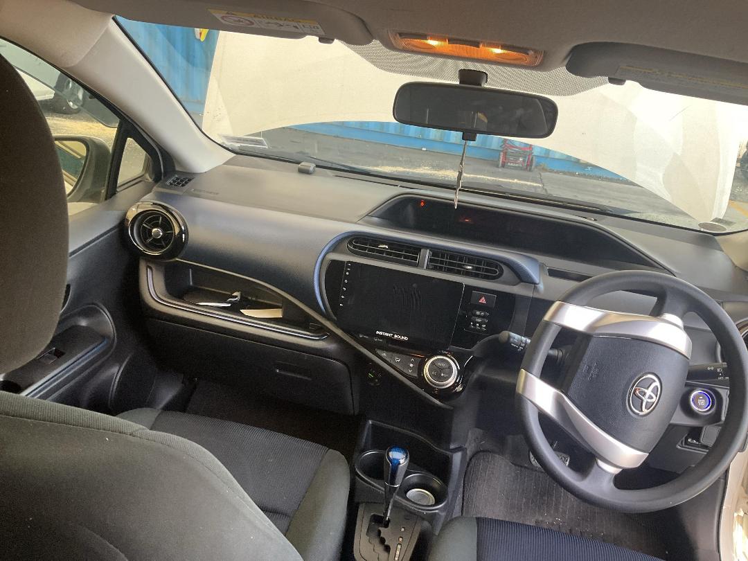 Photo '22' of Toyota Aqua Photo '22' of Toyota Aqua