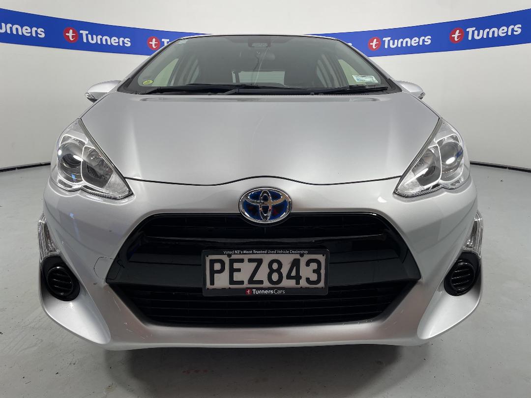 Photo '2' of Toyota Aqua Photo '2' of Toyota Aqua