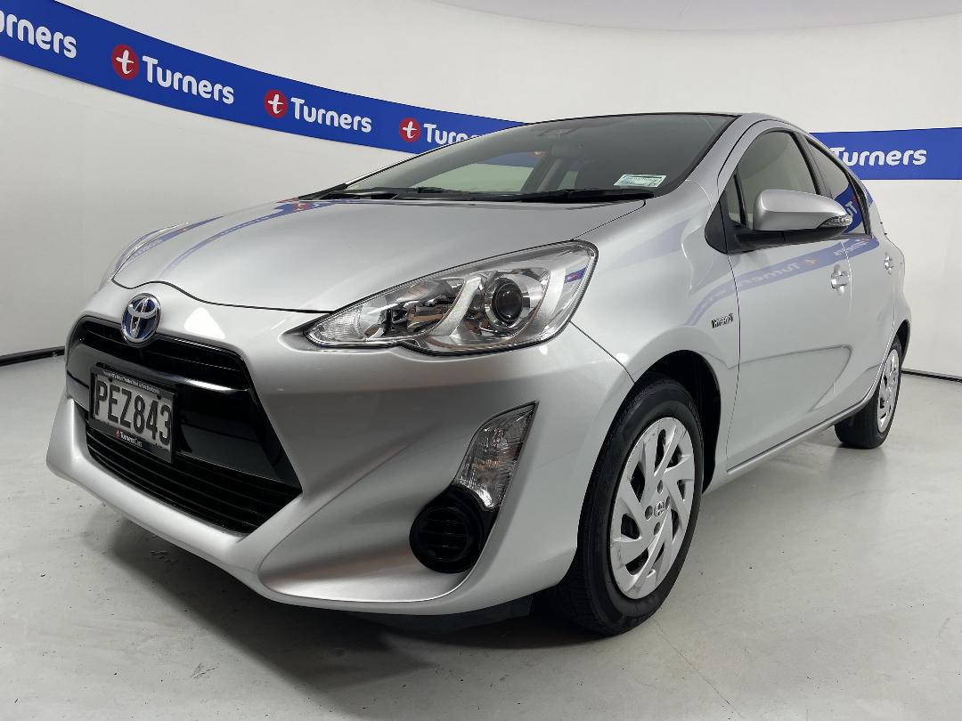 Photo '4' of Toyota Aqua Photo '4' of Toyota Aqua