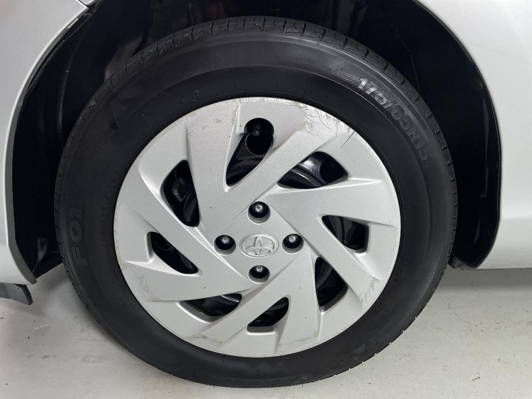 Photo '10' of Toyota Aqua Photo '10' of Toyota Aqua