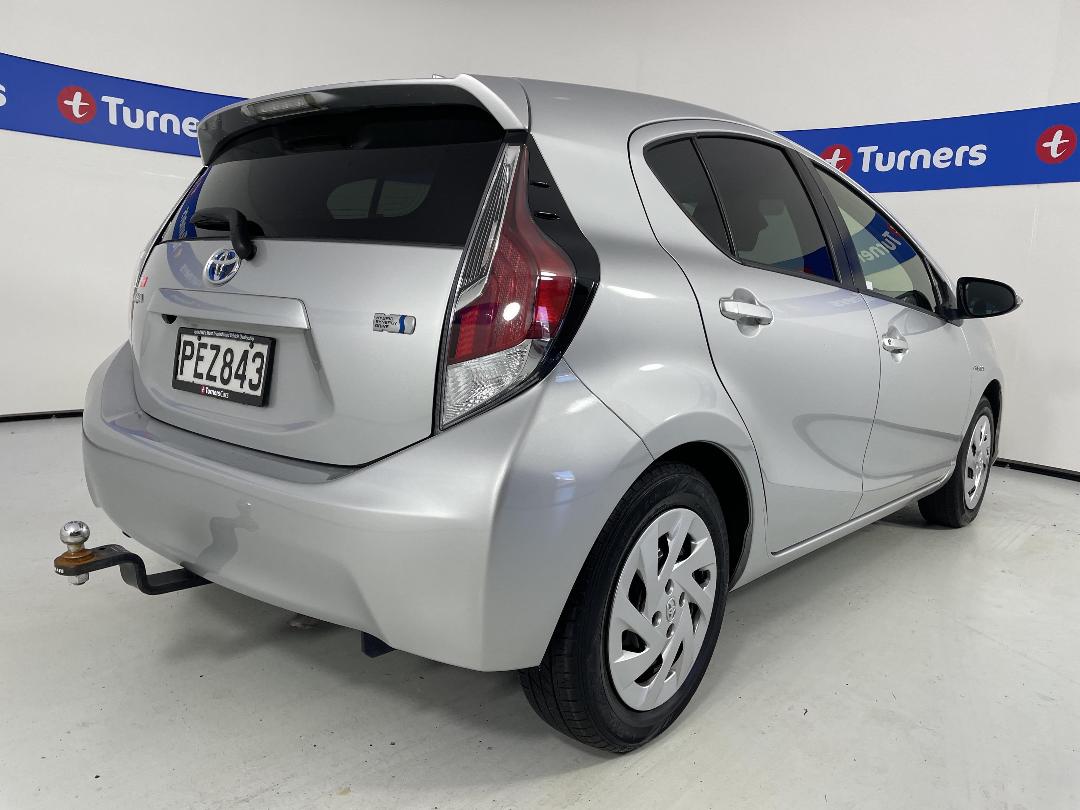 Photo '7' of Toyota Aqua Photo '7' of Toyota Aqua