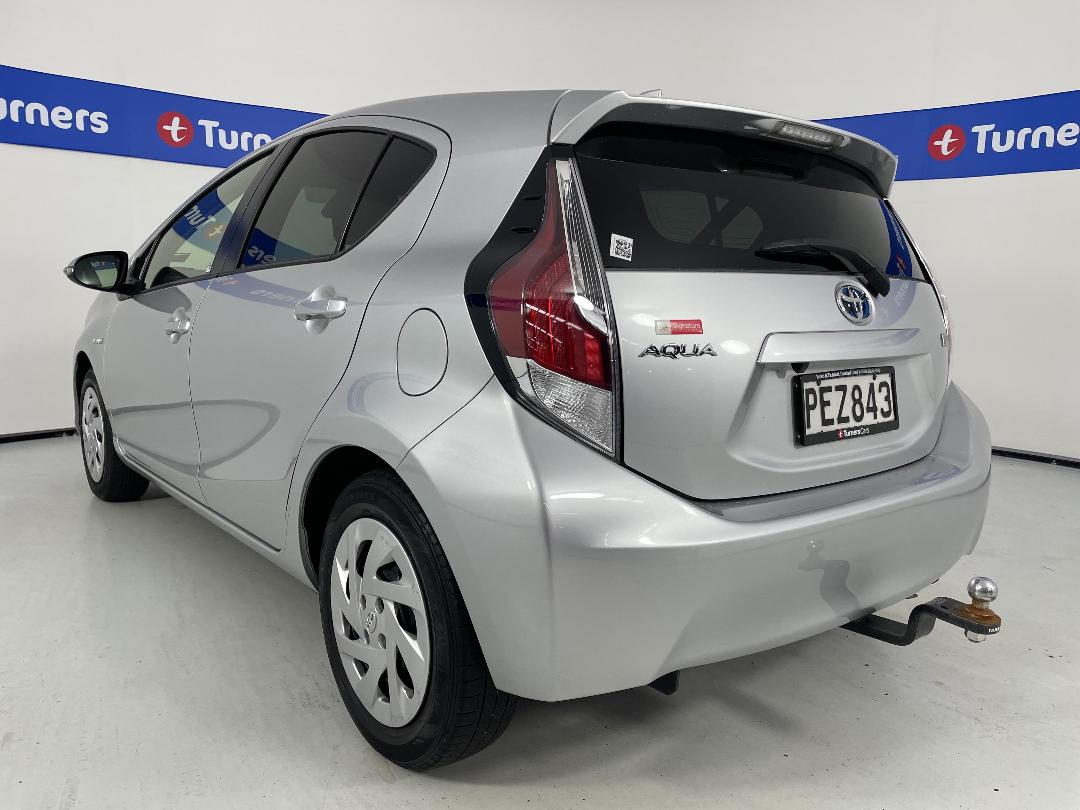 Photo '5' of Toyota Aqua Photo '5' of Toyota Aqua