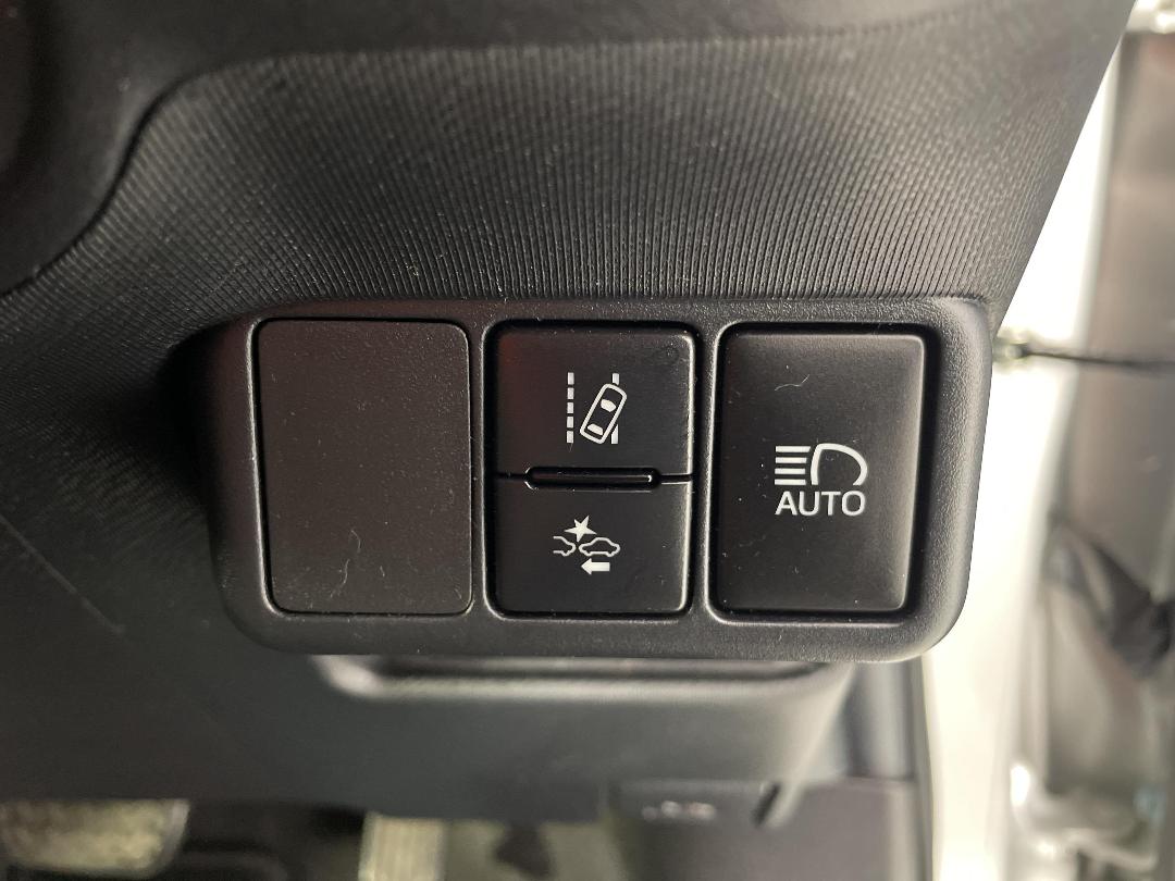 Photo '24' of Toyota Aqua Photo '24' of Toyota Aqua