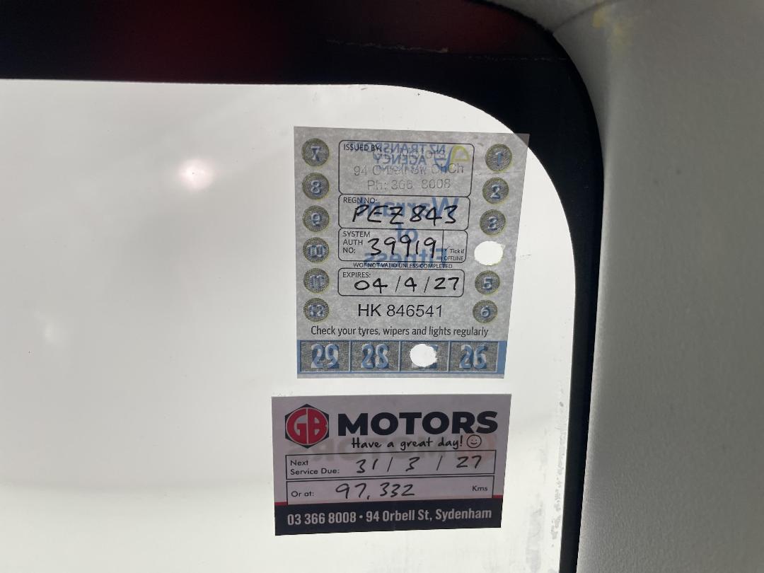 Photo '26' of Toyota Aqua Photo '26' of Toyota Aqua