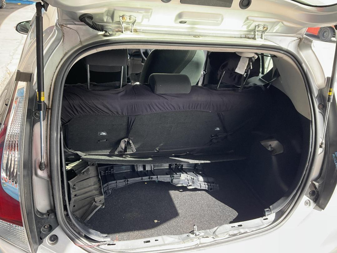 Photo '19' of Toyota Aqua Hybrid Photo '19' of Toyota Aqua Hybrid