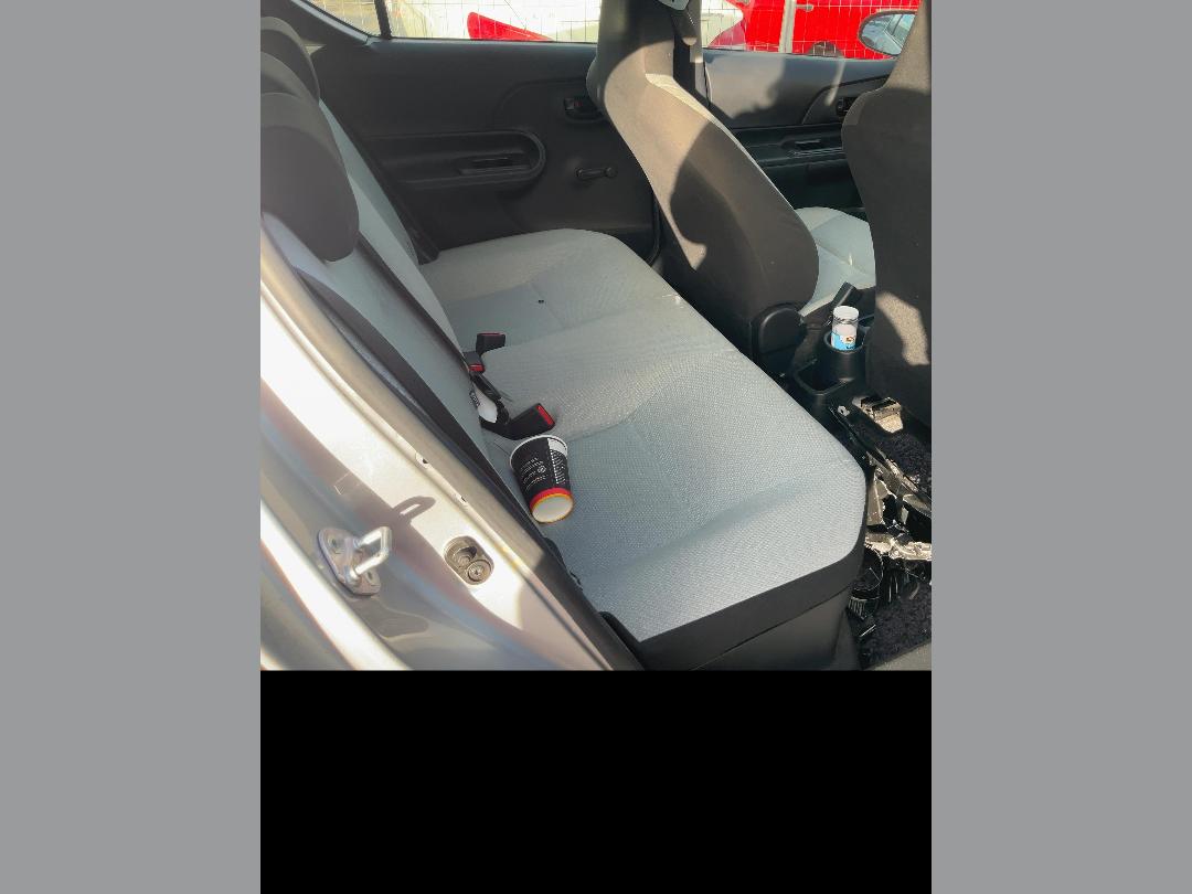 Photo '12' of Toyota Aqua Hybrid