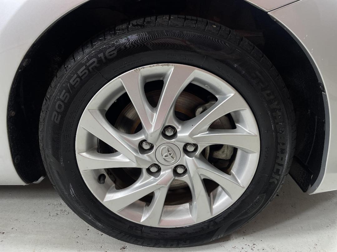 Photo '9' of Toyota Auris